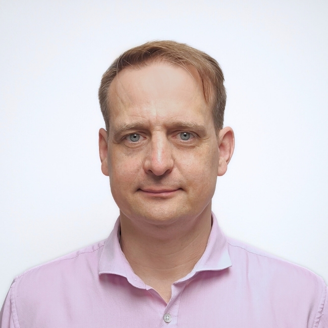 Dr. Gulyás Tamás